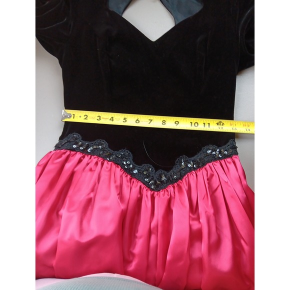 VTG Velvet Satin Dress Gown Size 6 Red Black Velvet 80's Rock Vampire Goth Retro - Picture 14 of 16